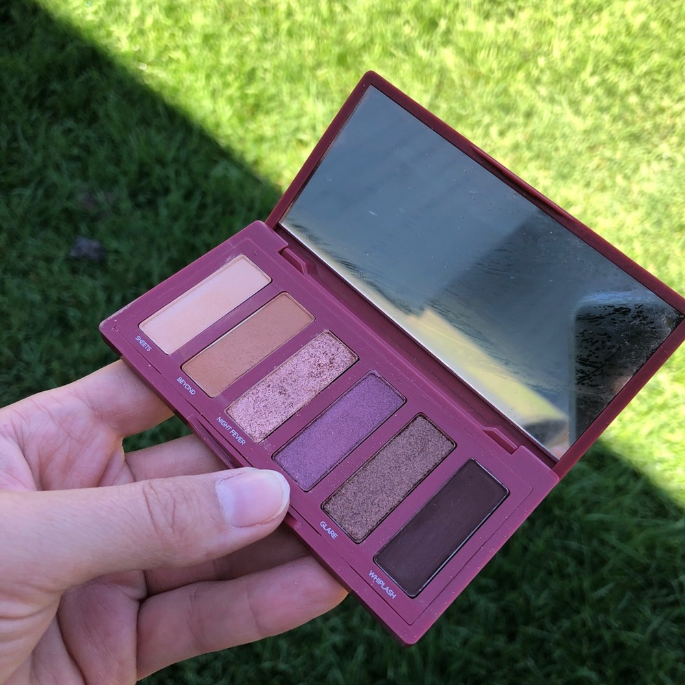 Urban Decay Aphrodisiac eyeshadow palette - Picture 2 of 4